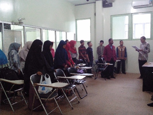 Acara Pelantikan dilaksanakan pada hari selasa, 19 April 2016 jam 14.00  sampai selesai bertempat di ruang Micro teaching Universitas Muhammadiyah Pontianak. Para pengurus HMP PAI UMP dilantik…
