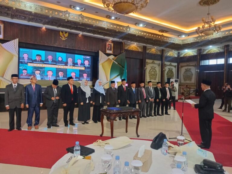 Pelantikan Dr. Yusida Imraan Dewan Pendidikan Kalbar